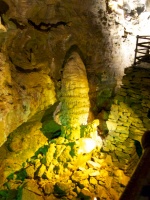 IHowe Caverns MG 6856